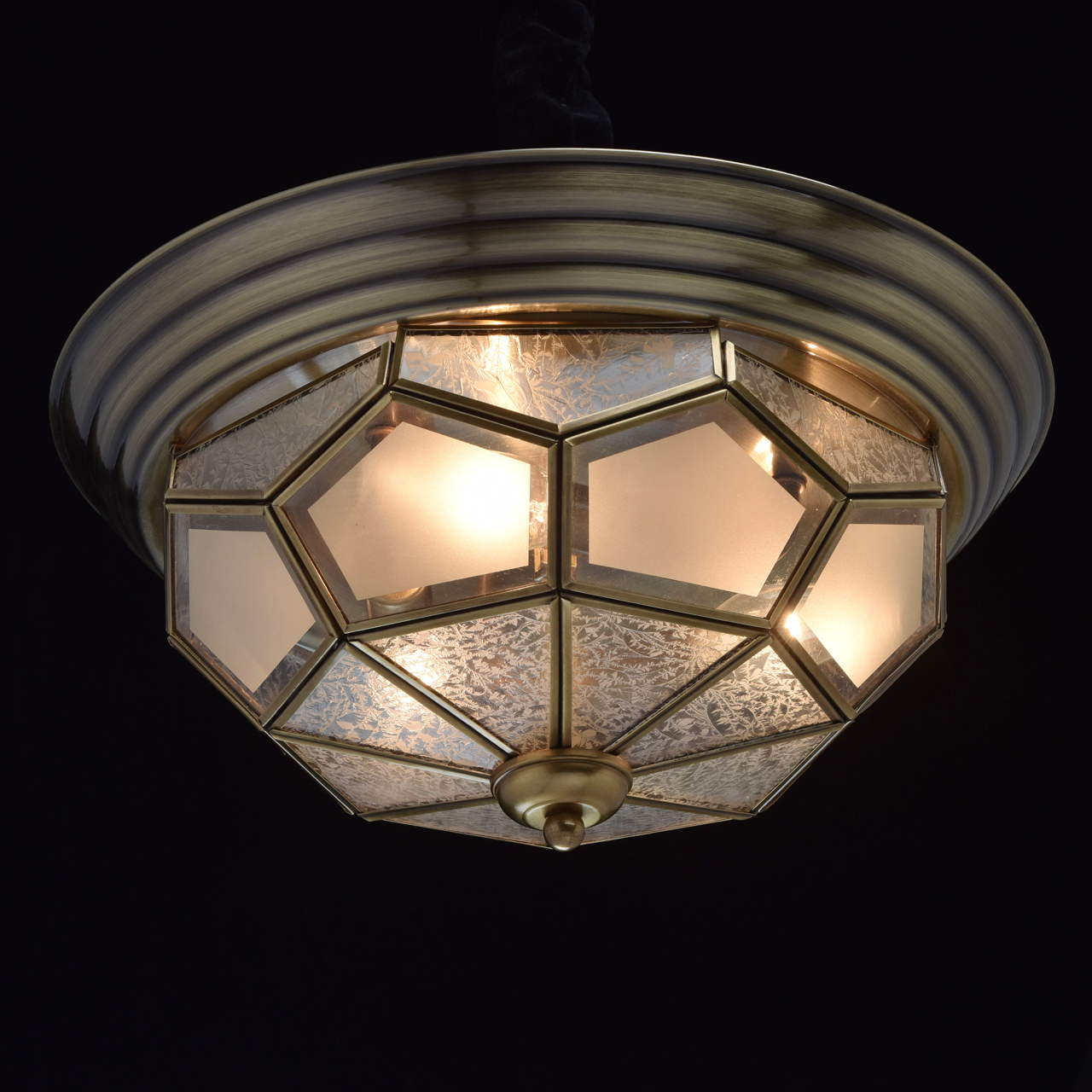 картинка Потолочный светильник Chiaro Маркиз 397010403 от магазина pro-decor.kz
