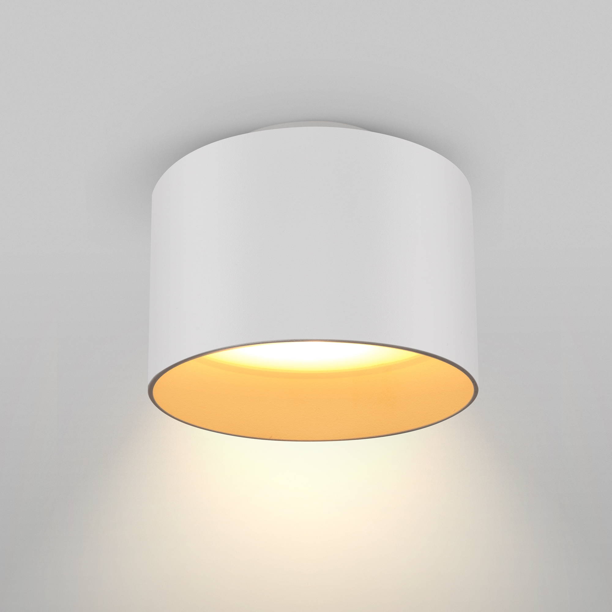 картинка Потолочный светодиодный светильник Maytoni Planet C009CW-L16W от магазина pro-decor.kz