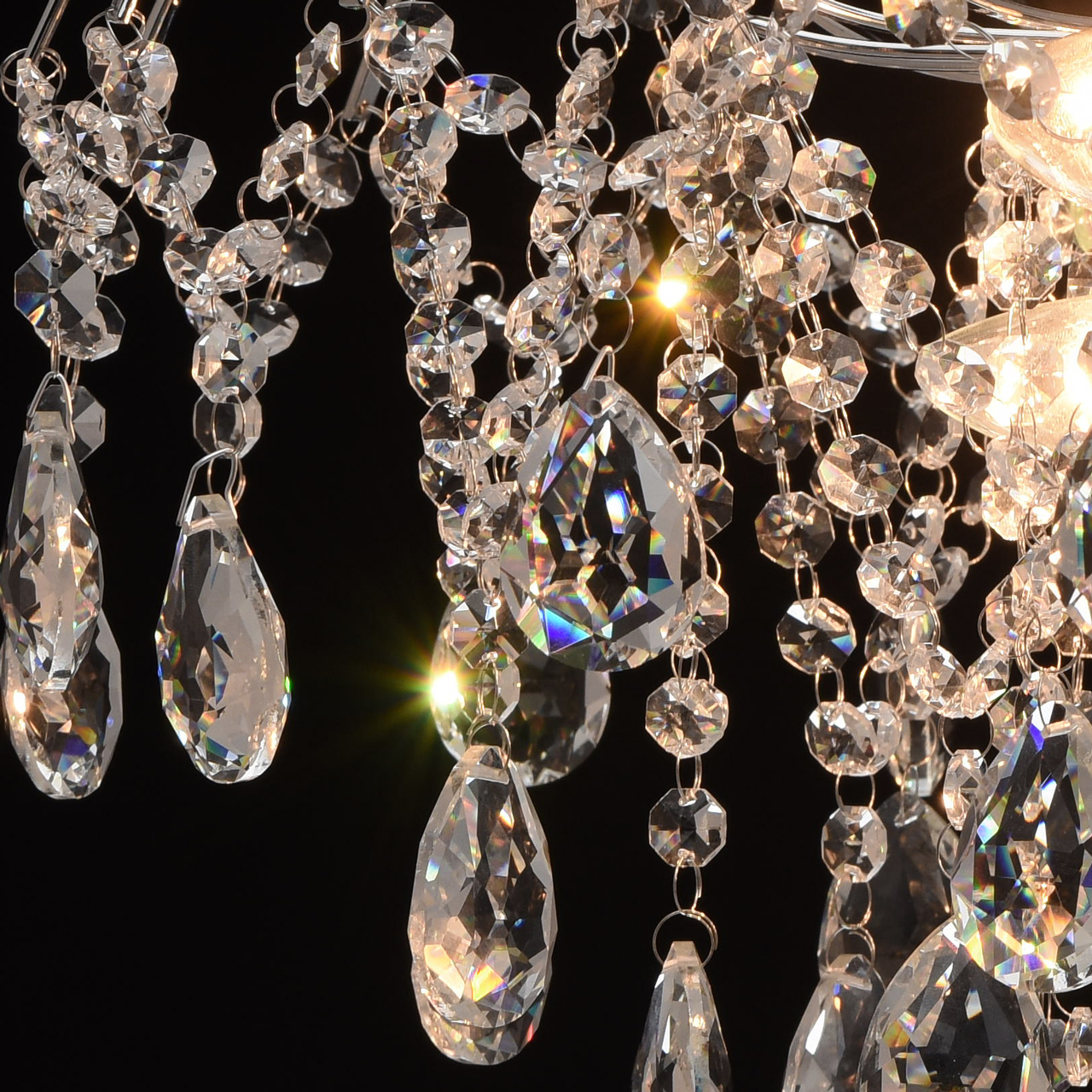 картинка Потолочная люстра MW-Light Бриз 464017306 от магазина pro-decor.kz