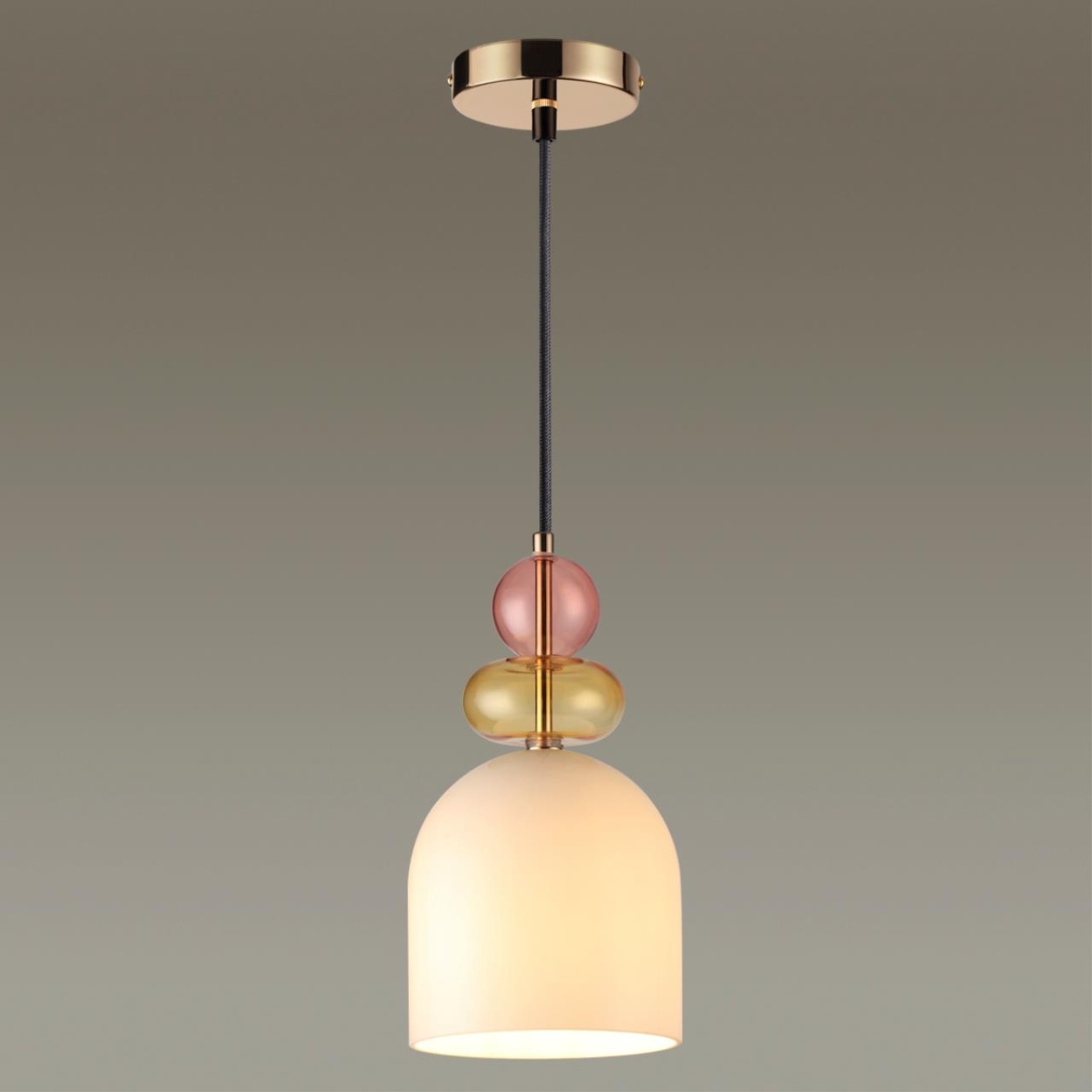 картинка Подвесной светильник Lumion Suspentioni Gillian 4589/1B от магазина pro-decor.kz