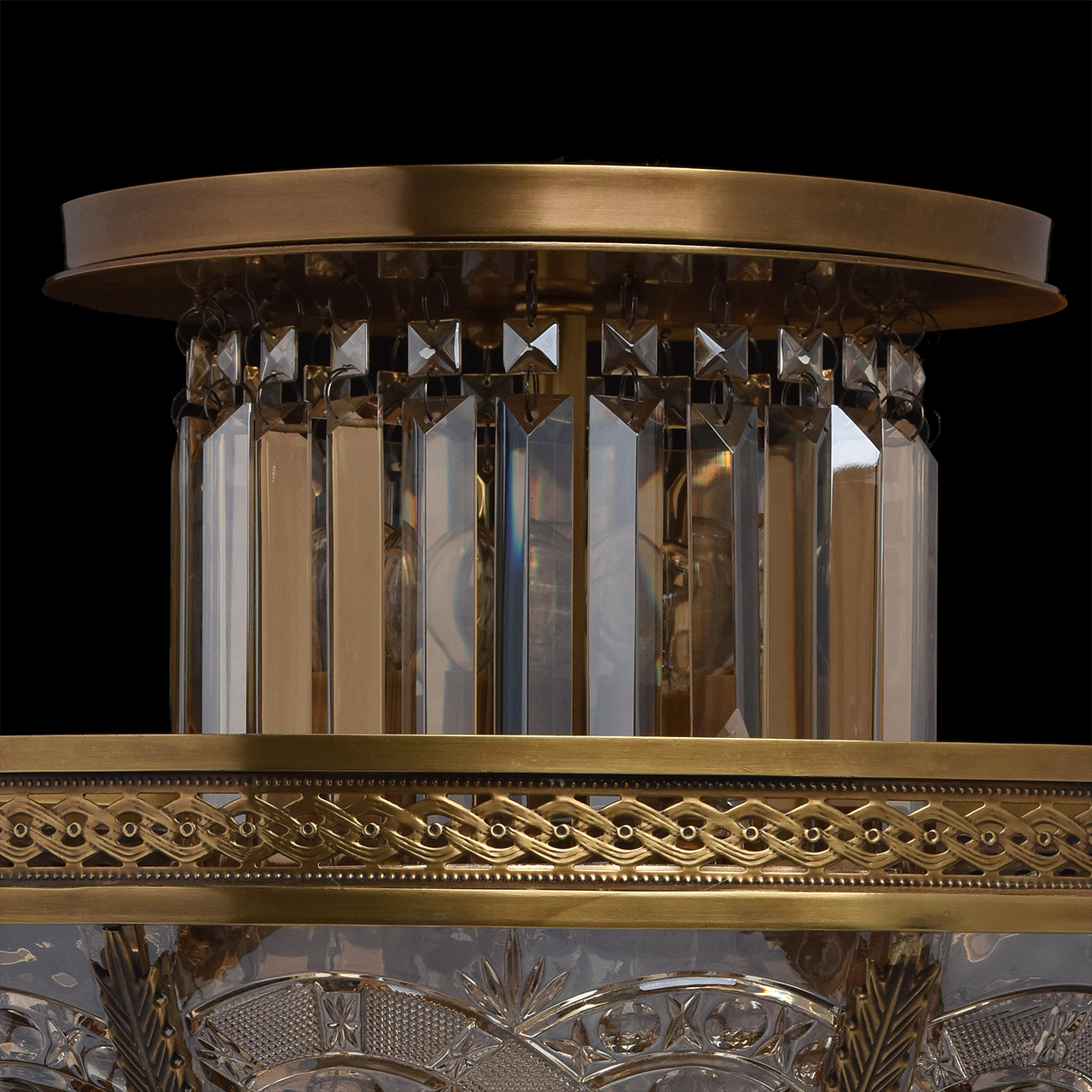 картинка Потолочный светильник Chiaro Диана 340011308 от магазина pro-decor.kz