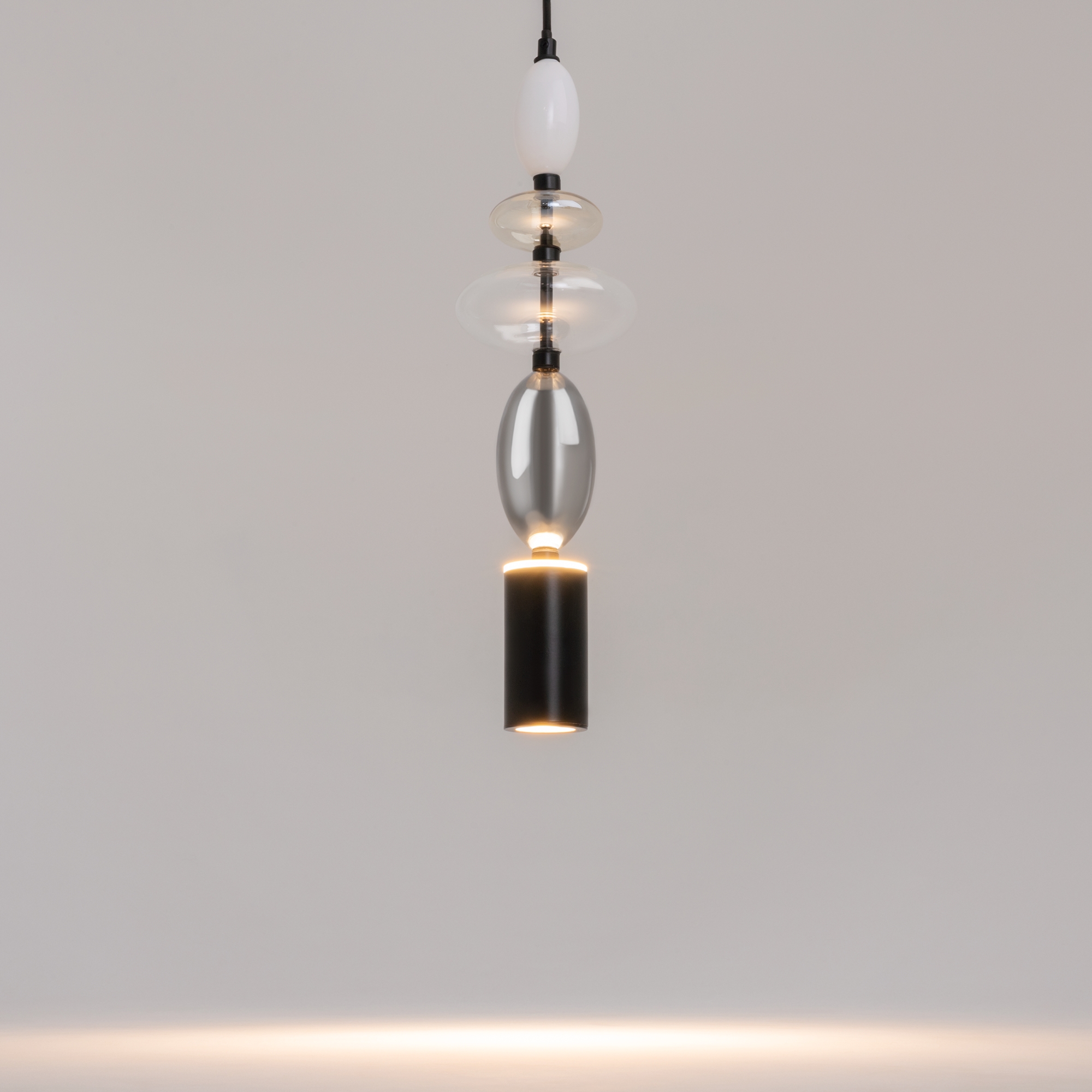 картинка Подвесной светильник Maytoni MOD071PL-L8B3K1 от магазина pro-decor.kz