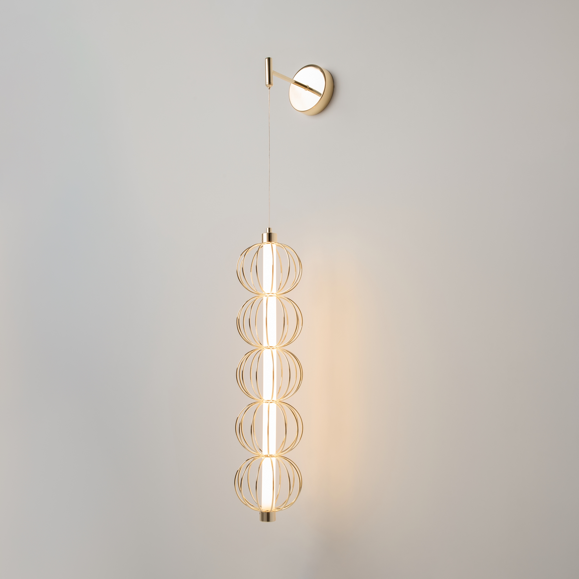 картинка Настенный светильник (бра) Maytoni MOD216WL-L10G3K от магазина pro-decor.kz