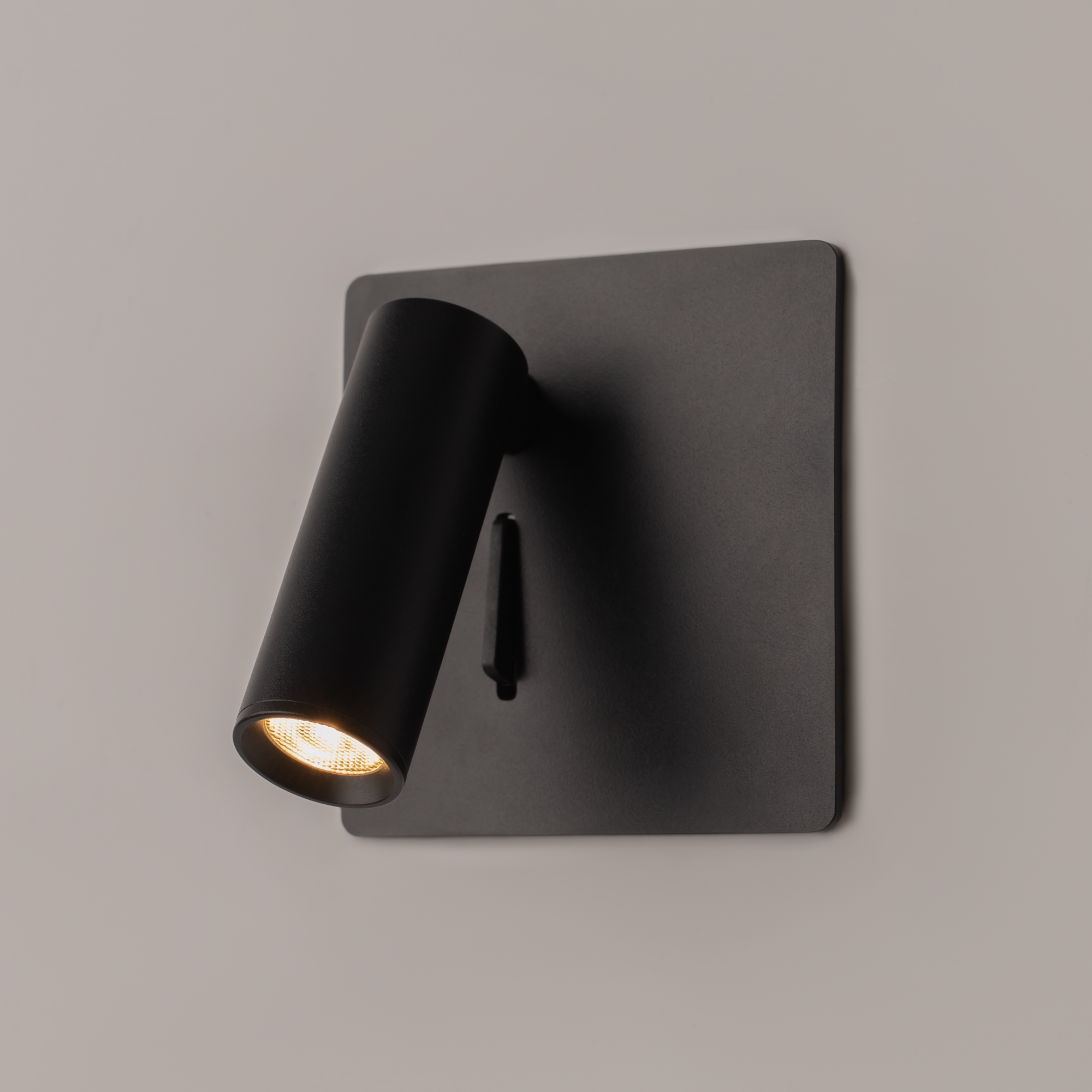 картинка Бра Maytoni Mirax C040WL-L3B3K от магазина pro-decor.kz