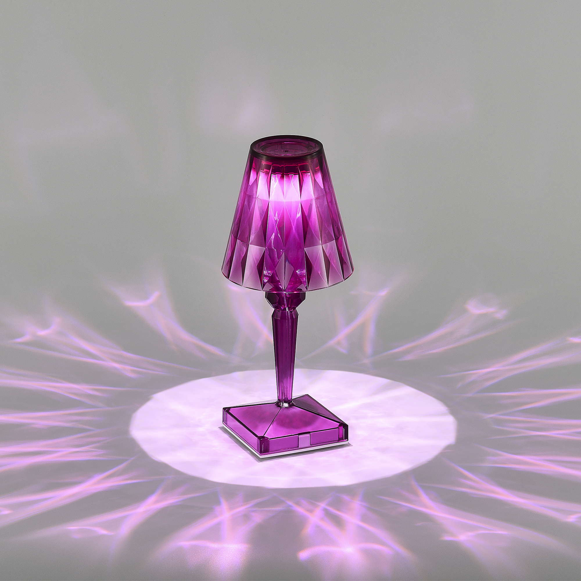 картинка SL1010.704.01 Прикроватная лампа ST-Luce SPARKLE магазин pro-decor.kz являющийся официальным дистрибьютором в Казахстане картинка SL1010.704.01 Прикроватная лампа ST-Luce SPARKLE от магазина pro-decor.kz