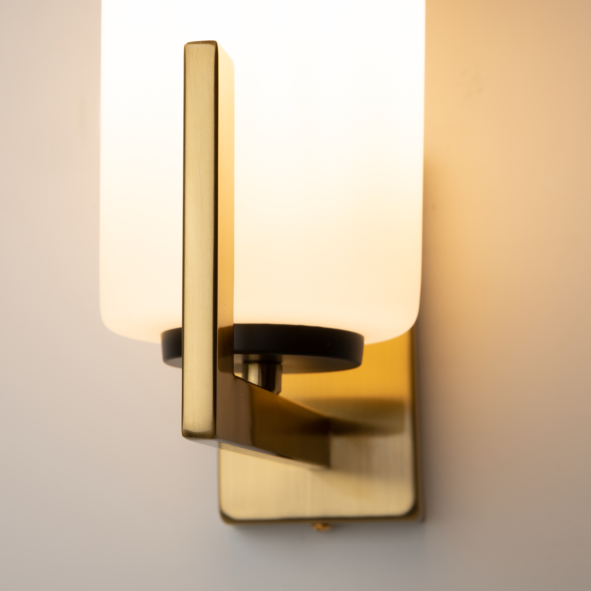 картинка Бра Maytoni Fortano MOD089WL-01BS от магазина pro-decor.kz