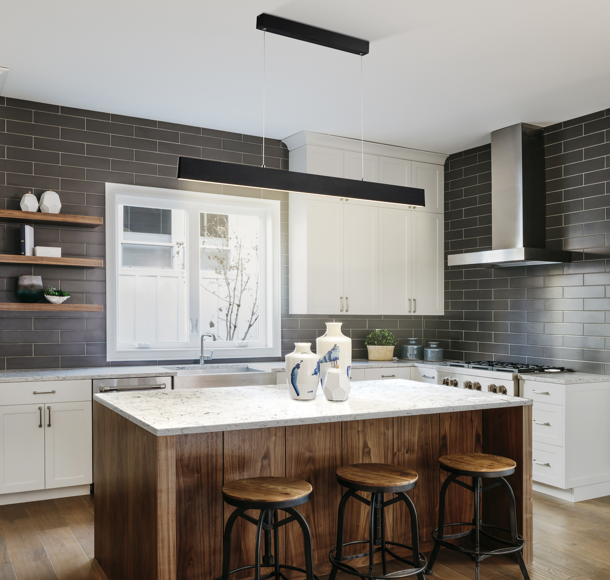 картинка Подвесной светодиодный светильник Maytoni Step P010PL-L30W от магазина pro-decor.kz