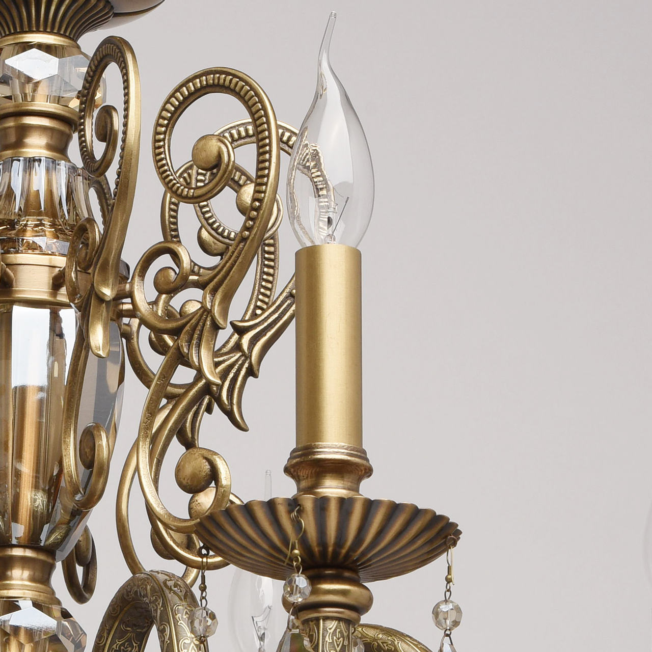 картинка Подвесная люстра Chiaro Габриэль 491011110 от магазина pro-decor.kz