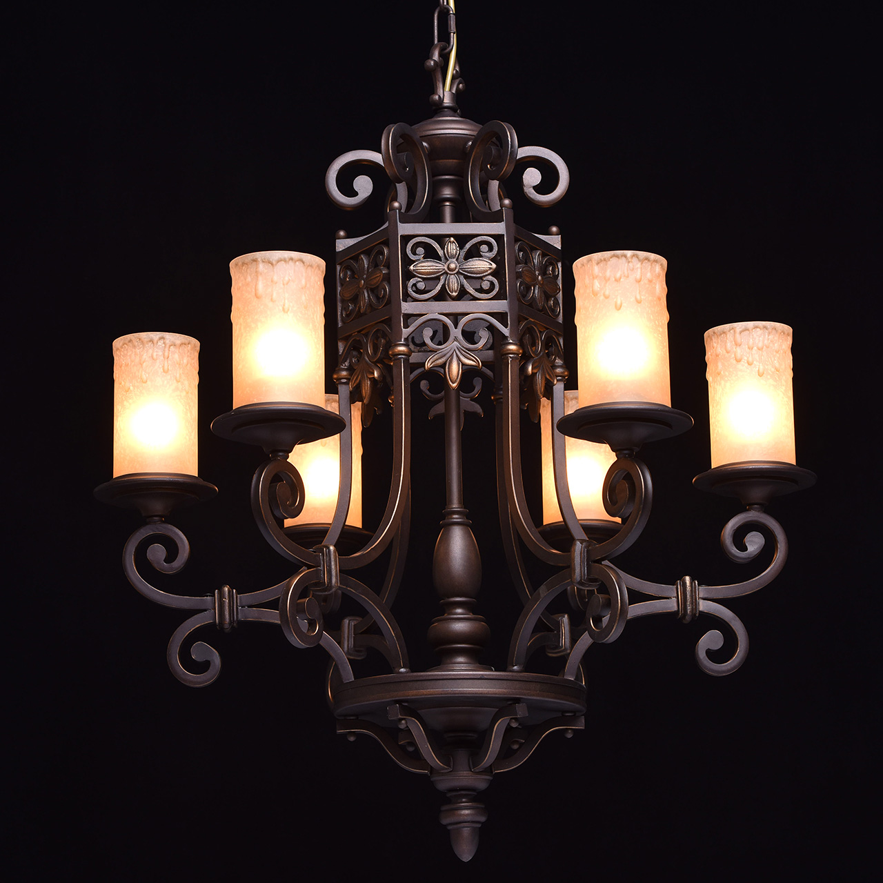 картинка Подвесная люстра Chiaro Айвенго 382011606 от магазина pro-decor.kz
