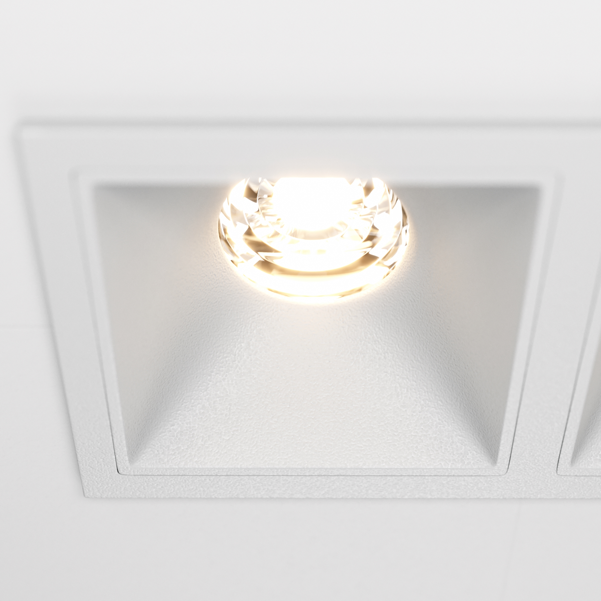 картинка Встраиваемый светильник Technical DL043-02-10W3K-SQ-W от магазина pro-decor.kz