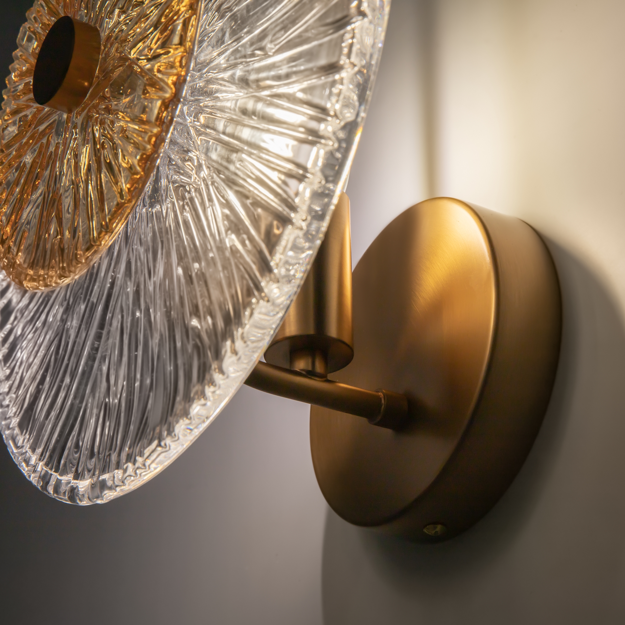 картинка Бра Maytoni MOD007WL-01G от магазина pro-decor.kz