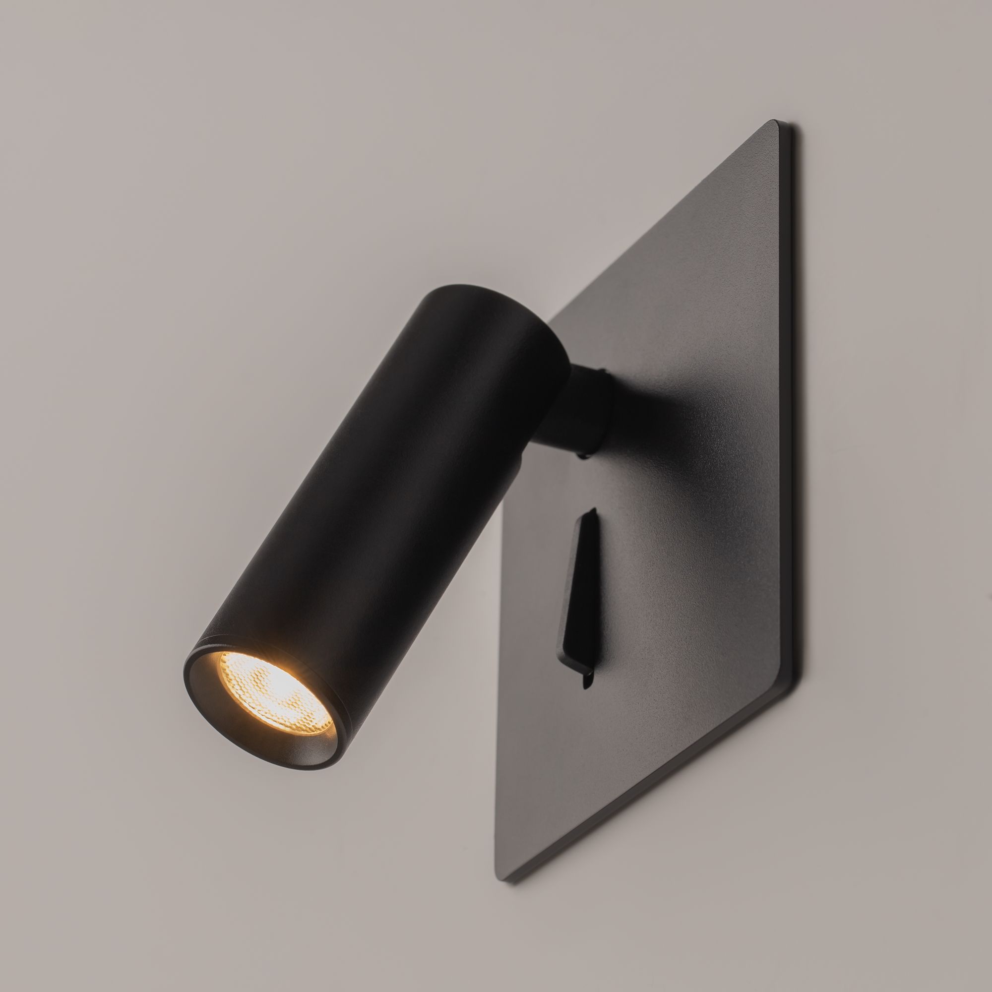 картинка Бра Maytoni Mirax C040WL-L3B3K от магазина pro-decor.kz
