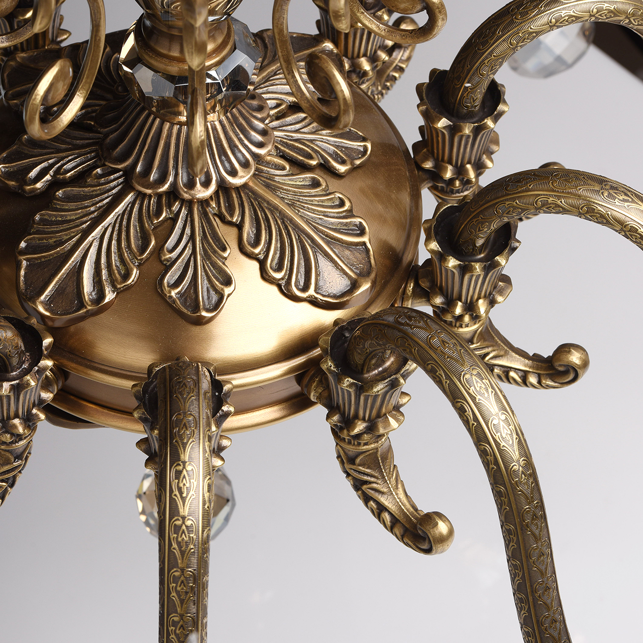 картинка Подвесная люстра Chiaro Габриэль 491011110 от магазина pro-decor.kz
