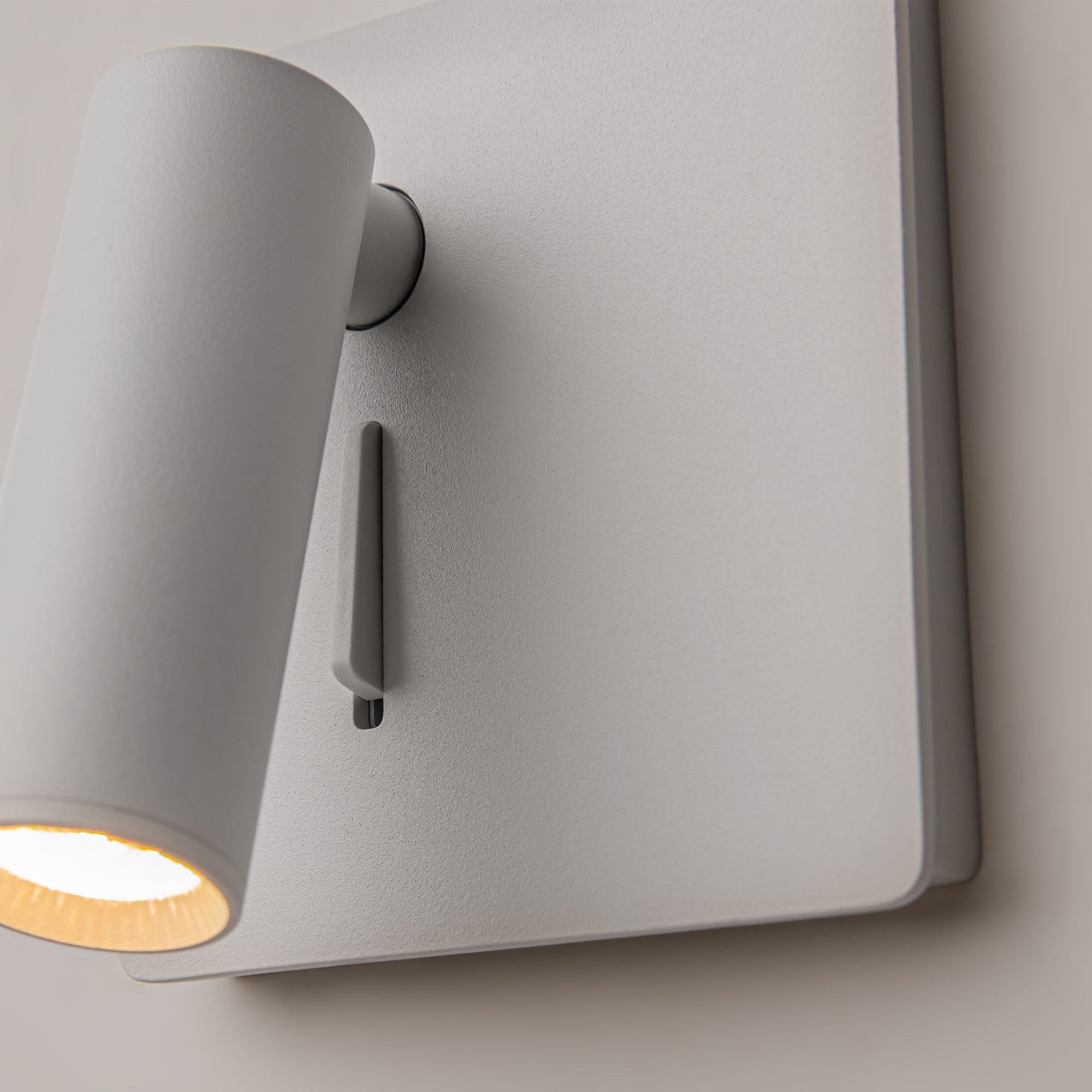 картинка Бра Maytoni Mirax C040WL-L3W3K от магазина pro-decor.kz