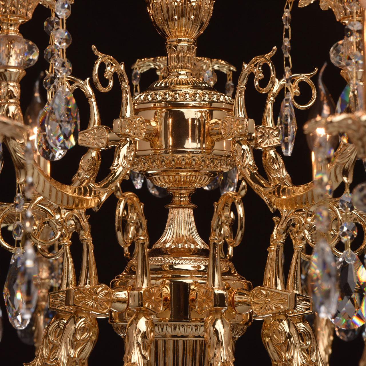 картинка Подвесная люстра Chiaro Габриэль 11 491013115 от магазина pro-decor.kz