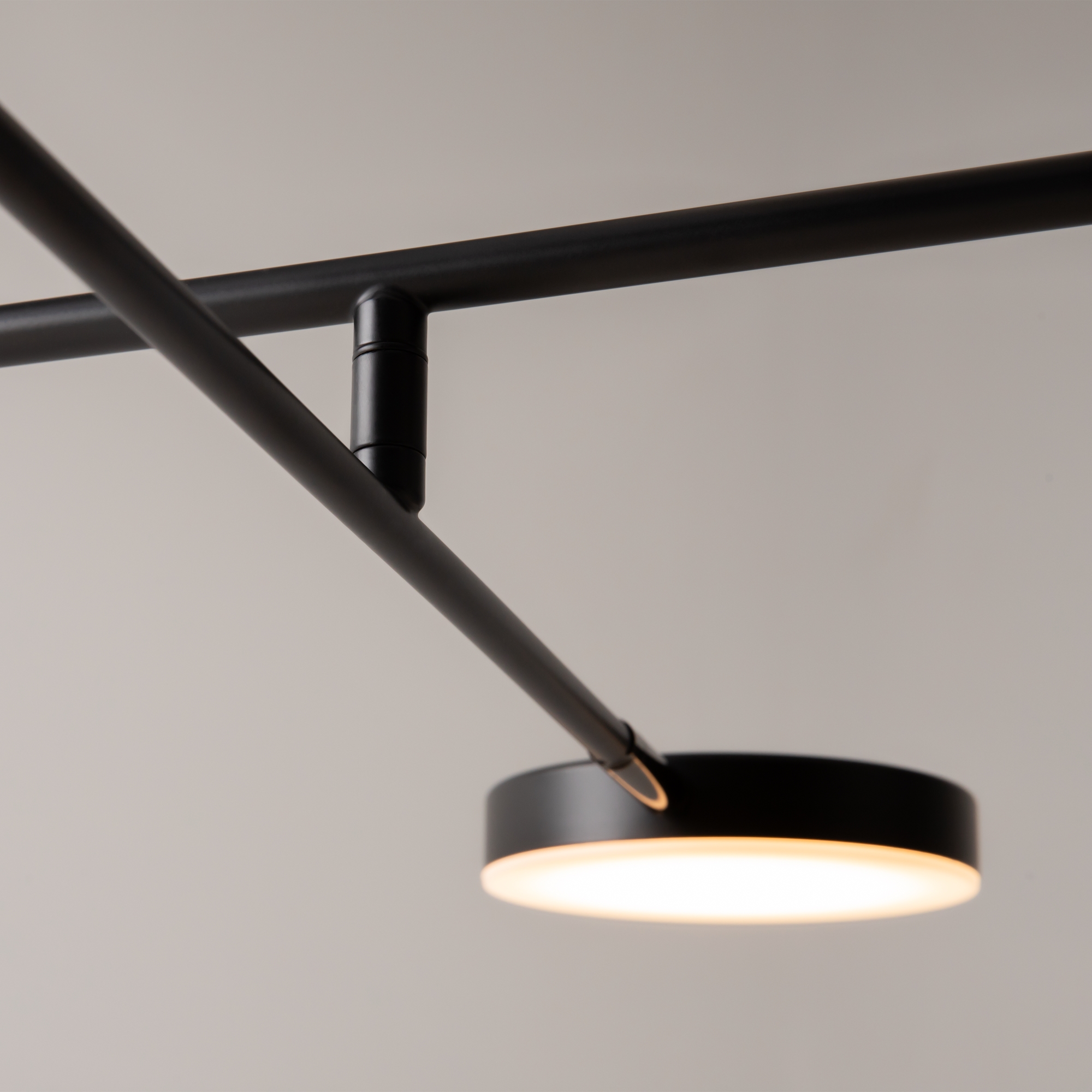 картинка Потолочный светильник Maytoni MOD070CL-L30B3K магазин pro-decor.kz являющийся официальным дистрибьютором в Казахстане картинка Потолочный светильник Maytoni MOD070CL-L30B3K от магазина pro-decor.kz