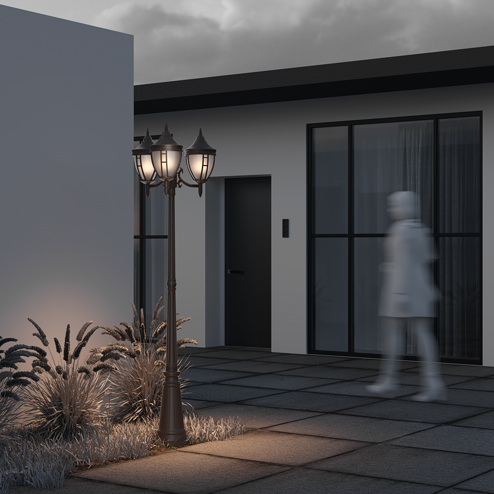 картинка Садово-парковый светильник Maytoni Novara O026FL-03B от магазина pro-decor.kz