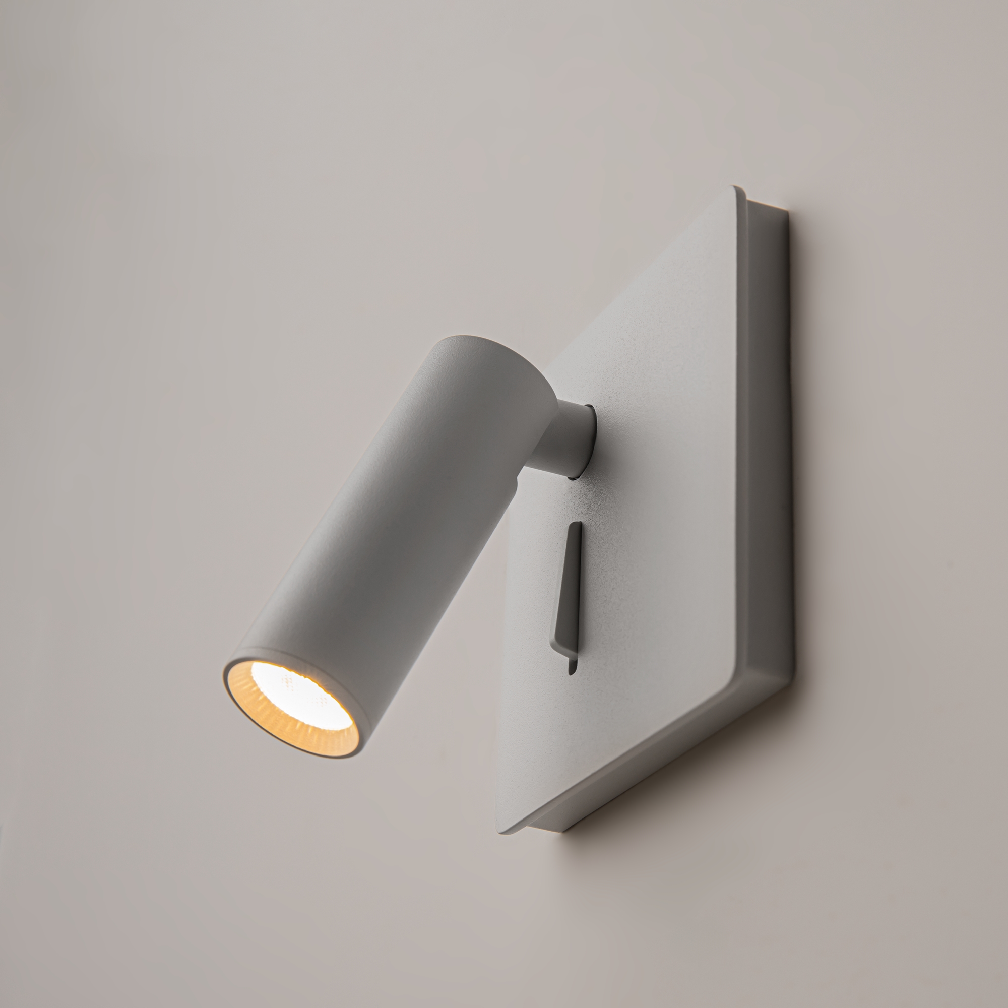 картинка Бра Maytoni Mirax C040WL-L3W3K от магазина pro-decor.kz
