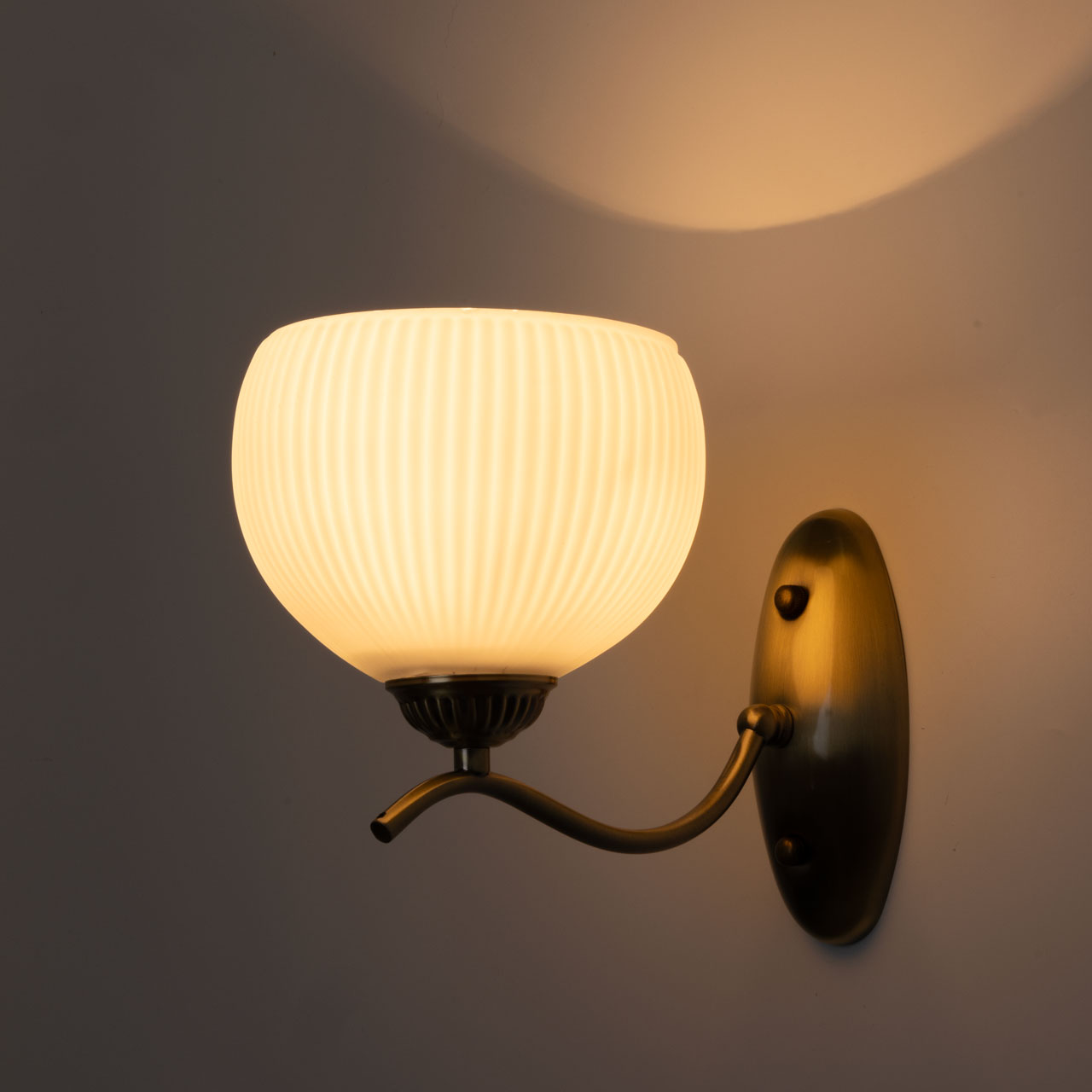 картинка 347029901 MW-light Фелиция Бра от магазина pro-decor.kz