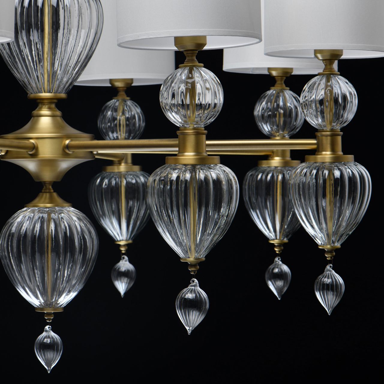 картинка Подвесная люстра Chiaro Оделия 619011408 от магазина pro-decor.kz