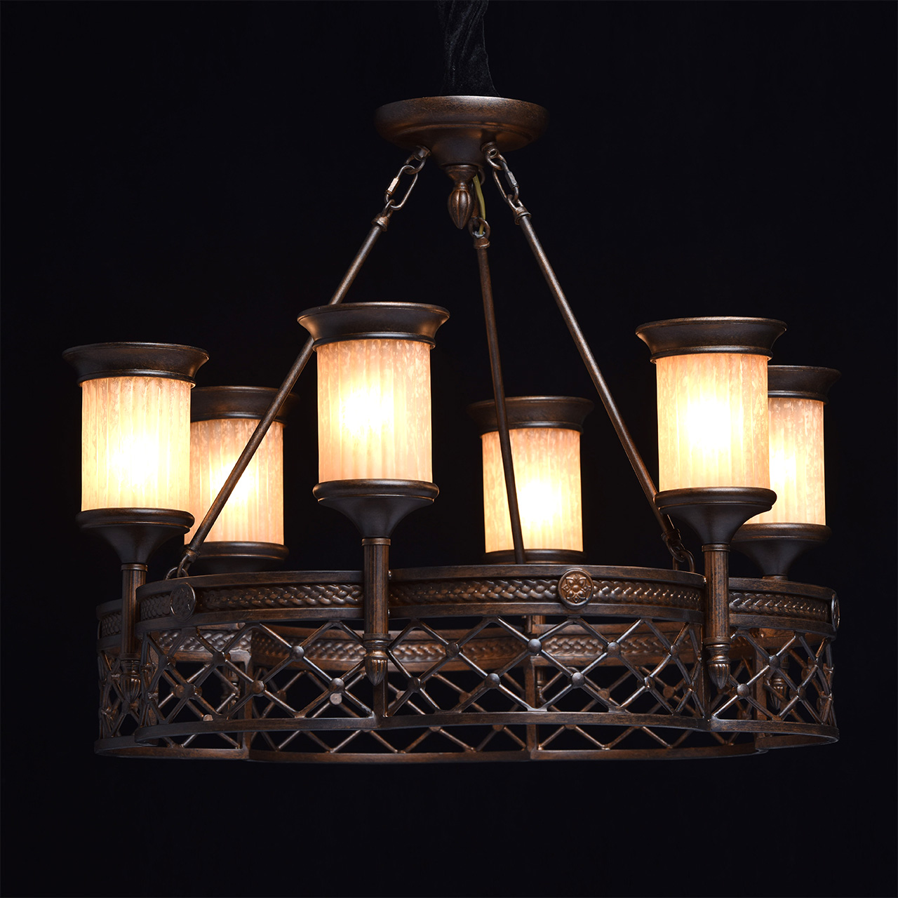 картинка Подвесная люстра Chiaro Айвенго 382010206 от магазина pro-decor.kz