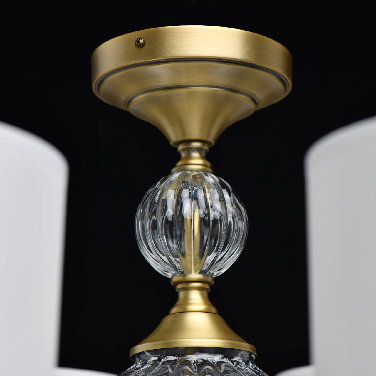 картинка Подвесная люстра Chiaro Оделия 619011408 от магазина pro-decor.kz