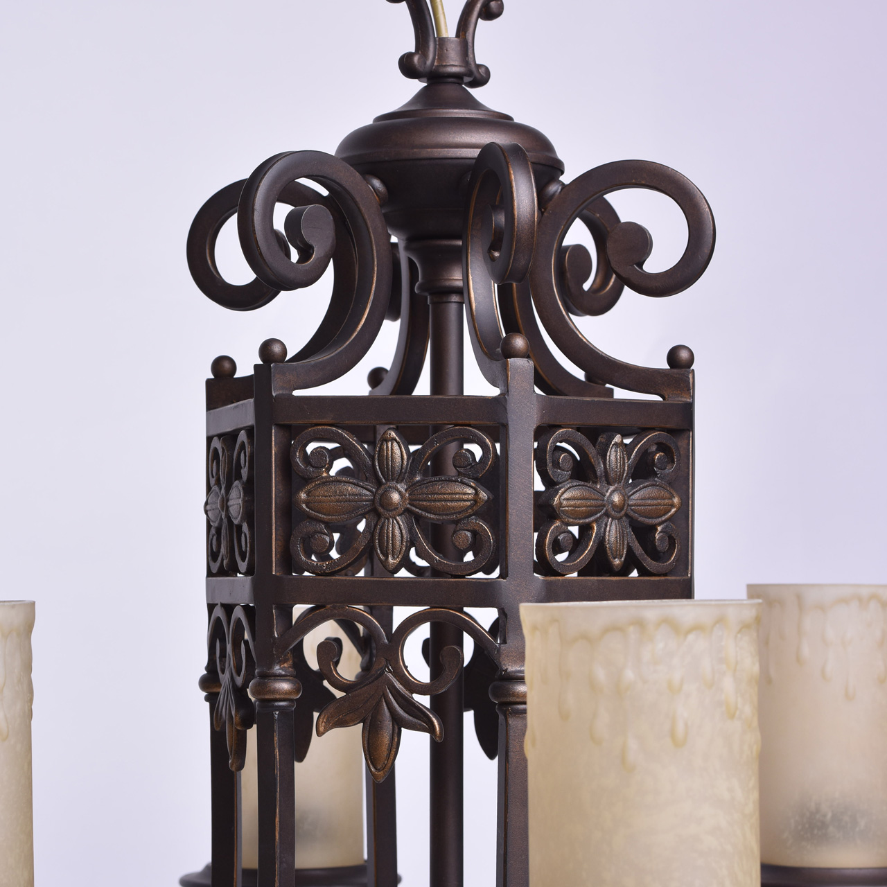 картинка Подвесная люстра Chiaro Айвенго 382011606 от магазина pro-decor.kz