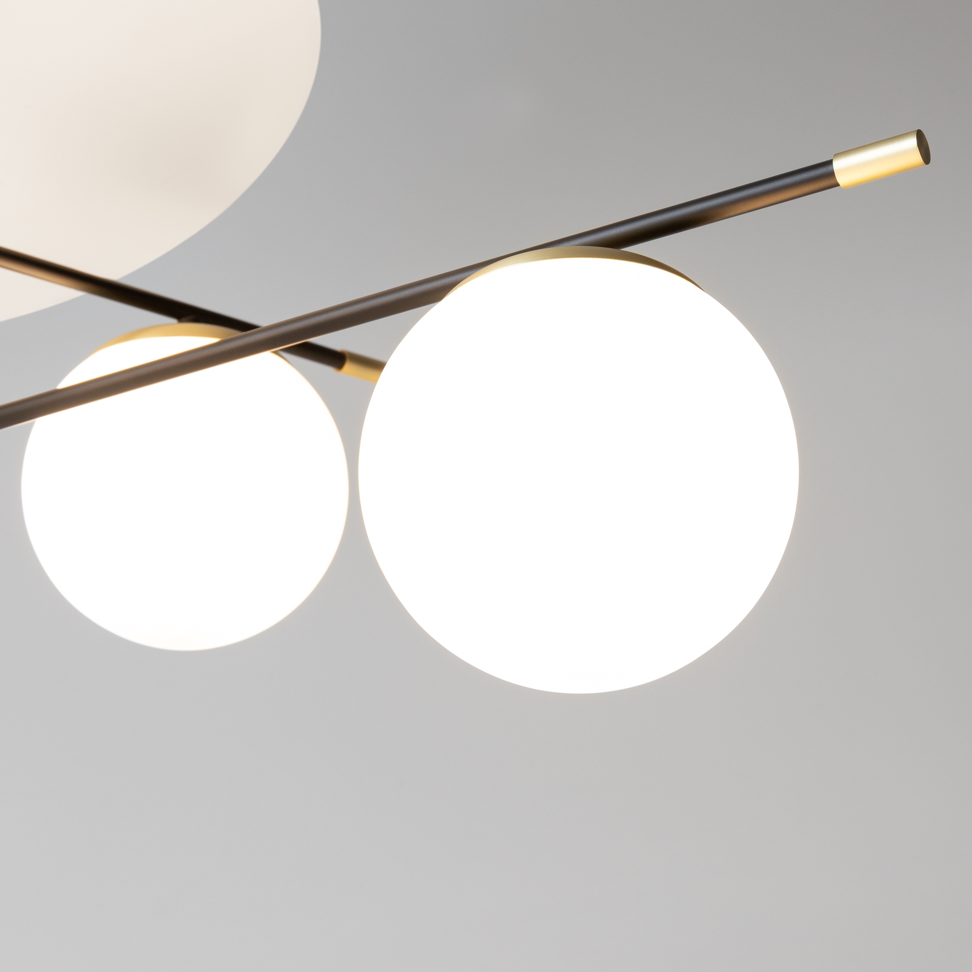картинка Потолочная люстра Maytoni Nostalgia MOD048CL-06G от магазина pro-decor.kz