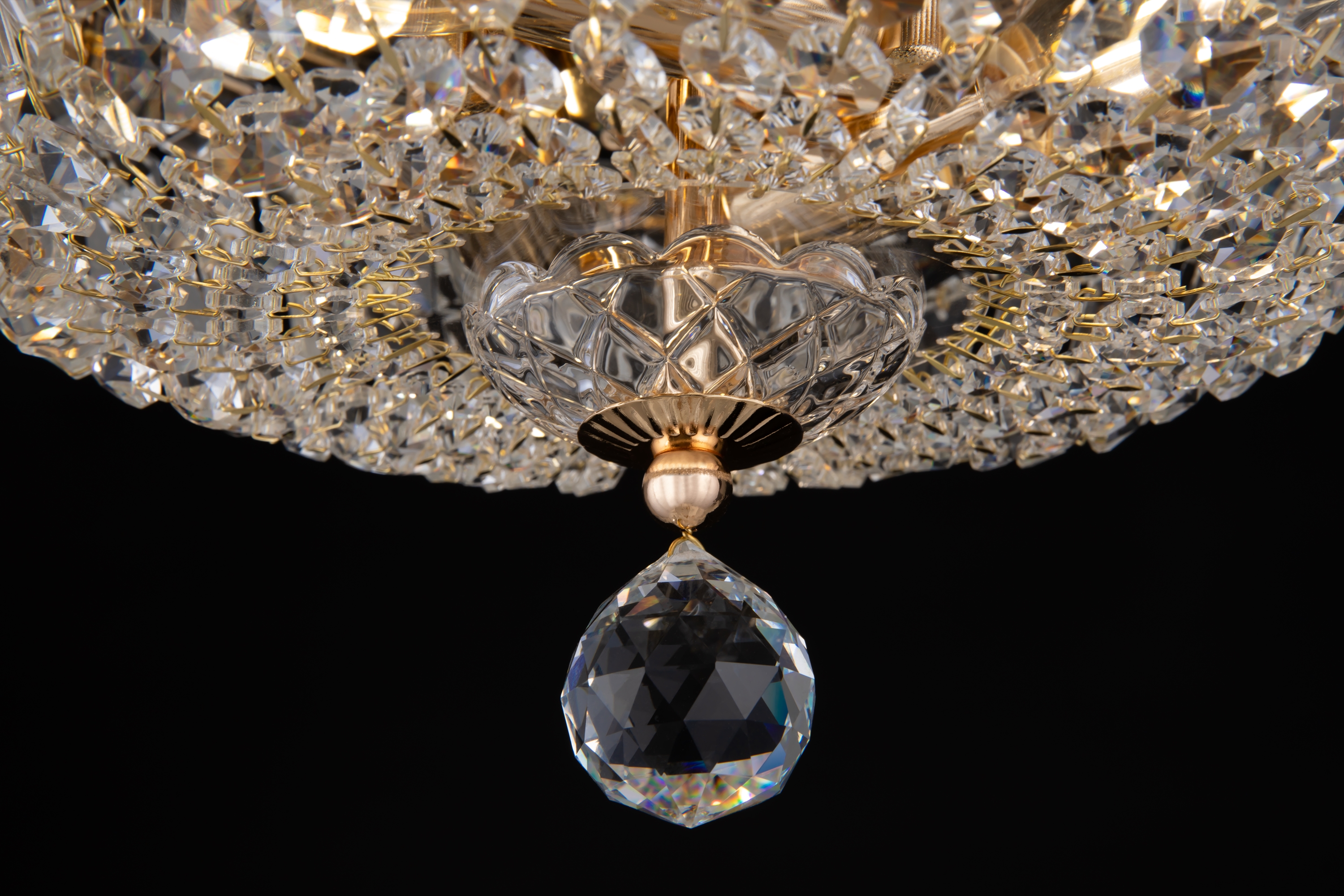 картинка Потолочный светильник Maytoni Basfor DIA100-CL-03-G от магазина pro-decor.kz