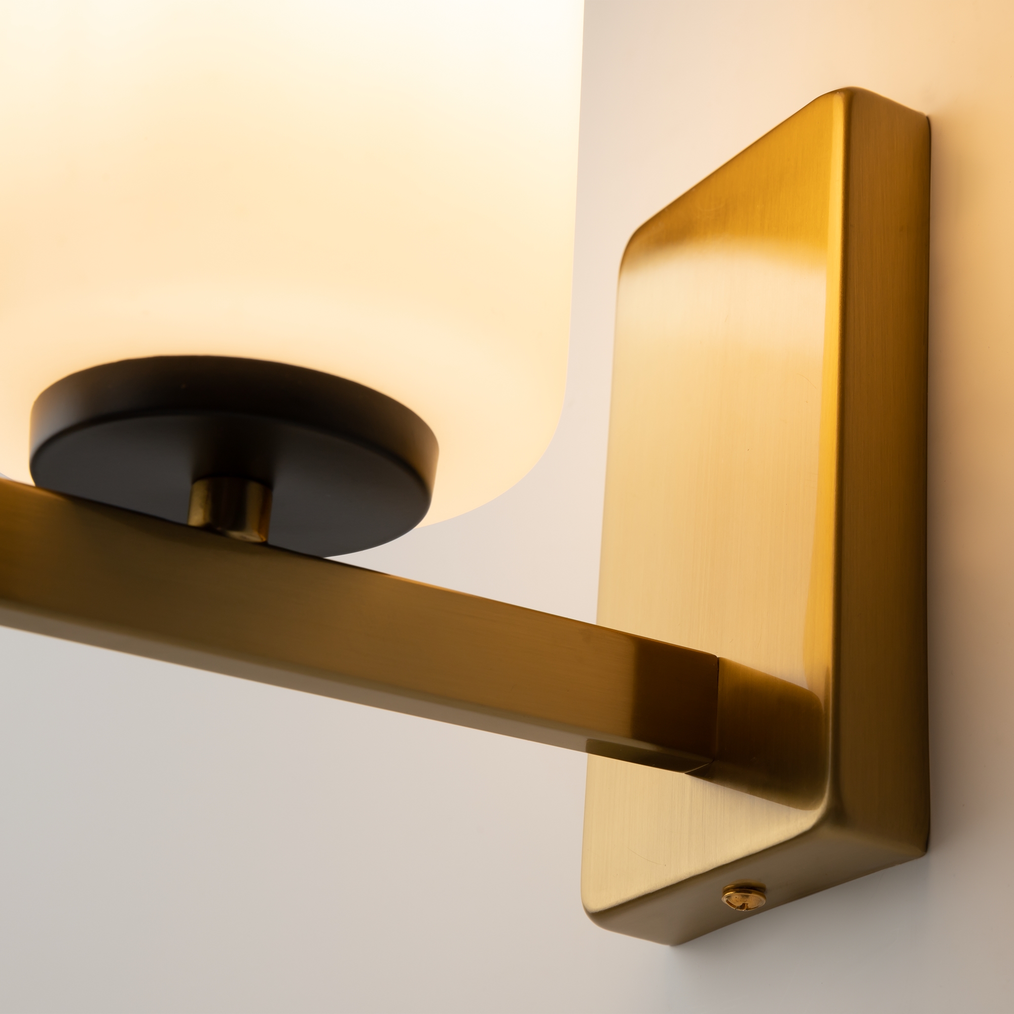 картинка Бра Maytoni Fortano MOD089WL-01BS от магазина pro-decor.kz