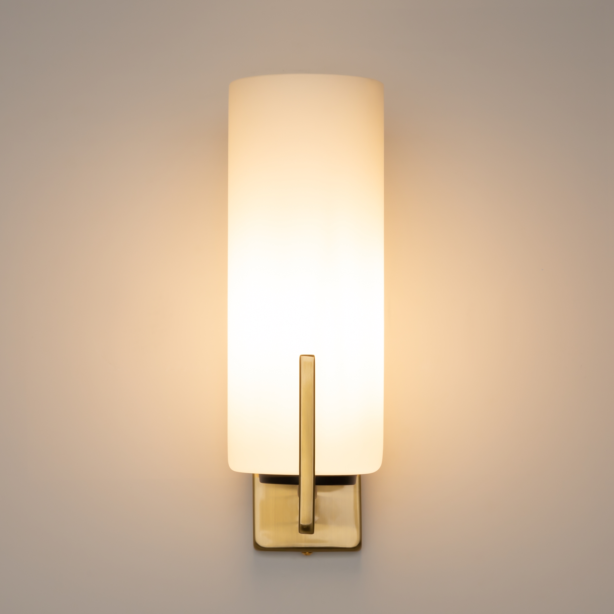 картинка Бра Maytoni Fortano MOD089WL-01BS от магазина pro-decor.kz